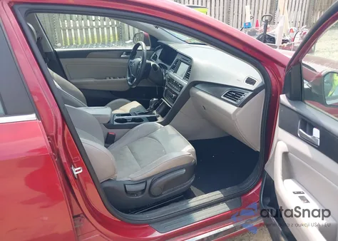 2016 Hyundai Sonata Sport z USA, uszkodzony, nr VIN 5NPE34AF9GH413569